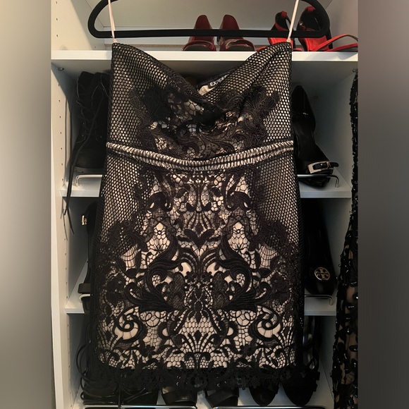 Lace dress size 6 - Picture 2 of 3